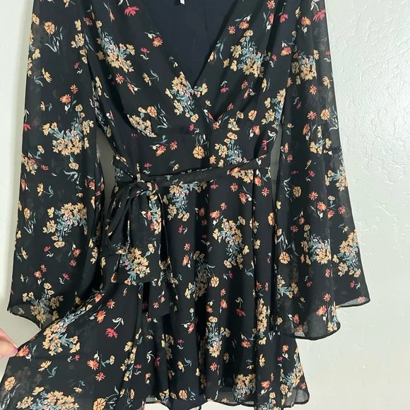 Free People‎ Retro Black Lilou Printed Mini Dress Floral Bell Sleeves Boho - Picture 5 of 7